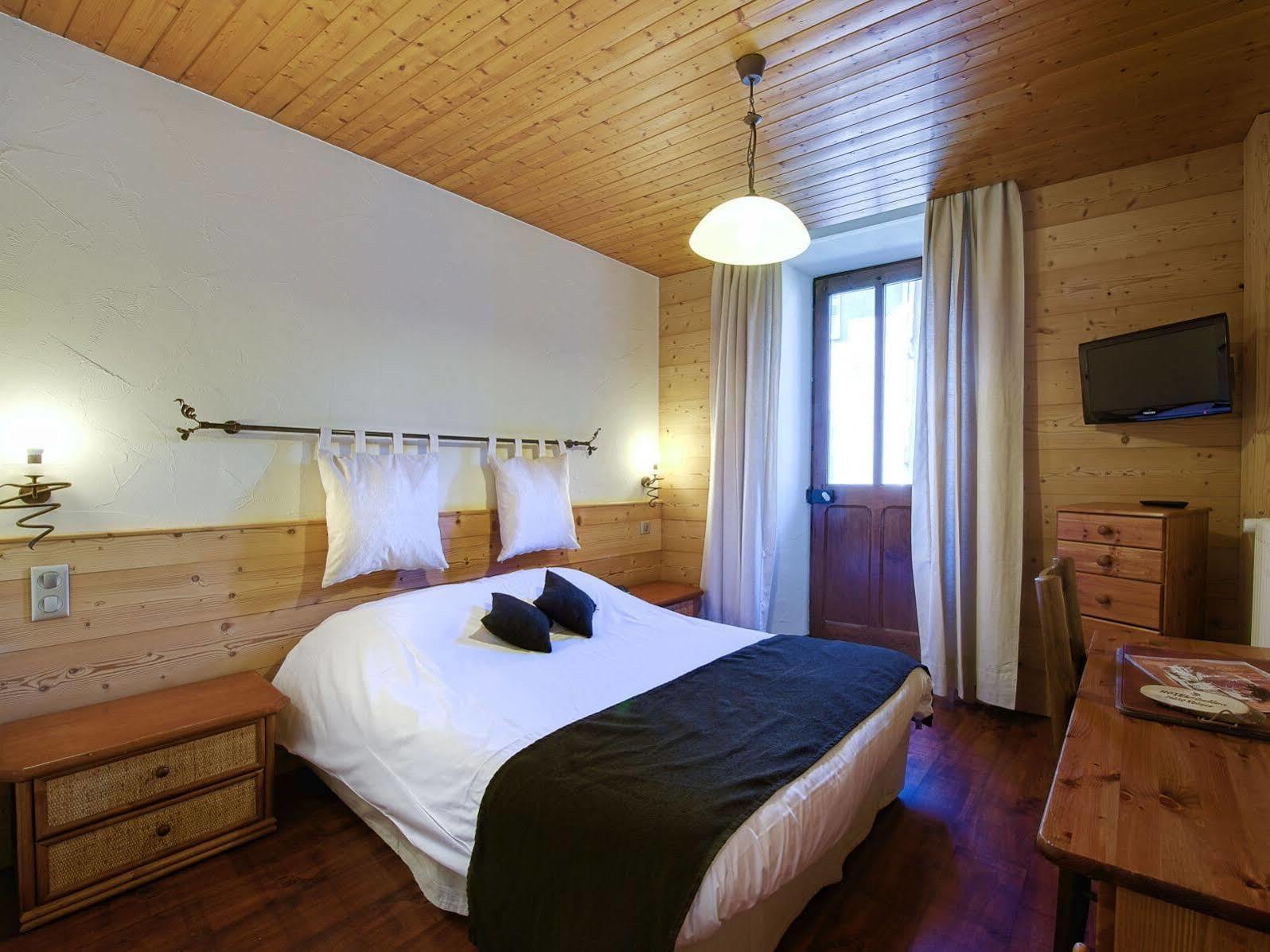 Hotel Du Commerce Thônes Zewnętrze zdjęcie
