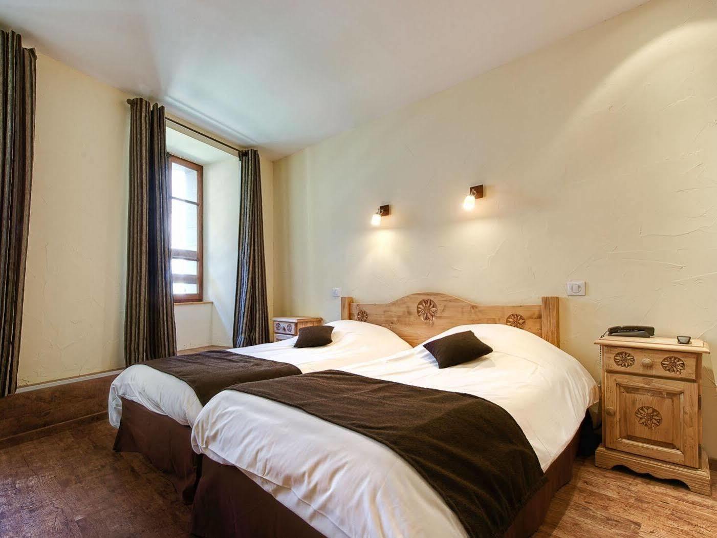 Hotel Du Commerce Thônes Zewnętrze zdjęcie